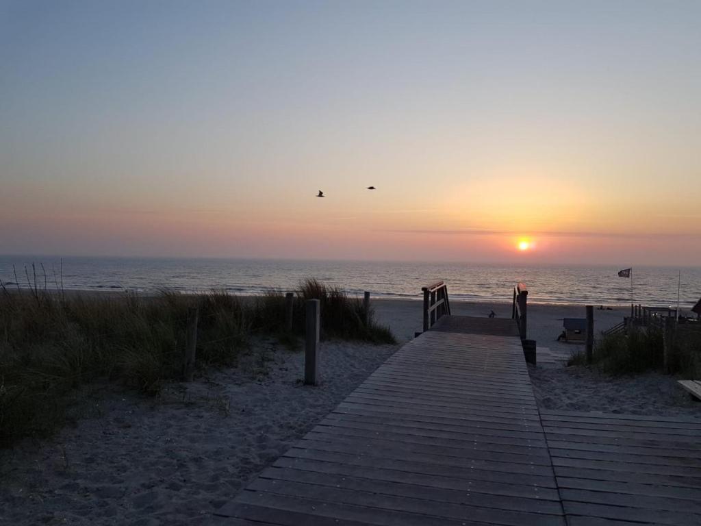 Strandhuis De Zon - Recreatiepark De Watersnip Petten Exterior foto